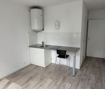 Location Appartement 1 pièce 15m² ST JEAN LE BLANC 45650 - Photo 1