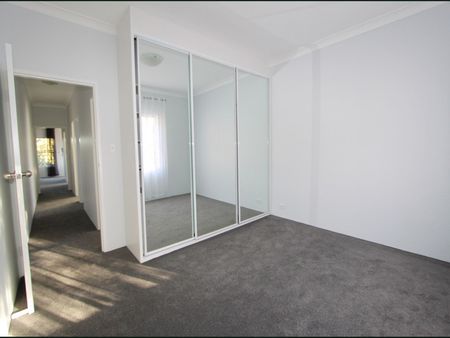 Charming 2 Bedroom apartment! - Photo 4