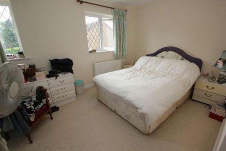 Woking, Surrey, GU21 - Photo 5