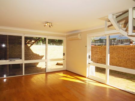1/31 Alfred Street, Rozelle NSW 2039 - Townhouse For Rent | Domain - Photo 3
