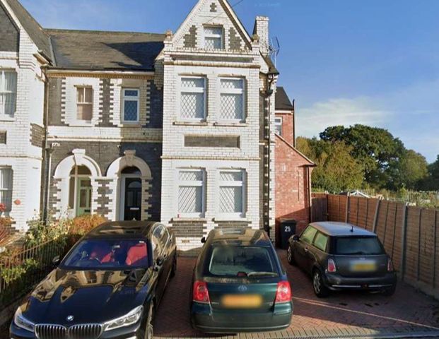 9 Bed 9 ensuite HMO - Photo 1