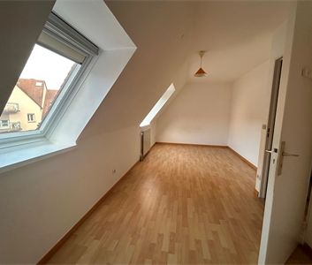 Location Appartement 4 pièces 84m² - Photo 4