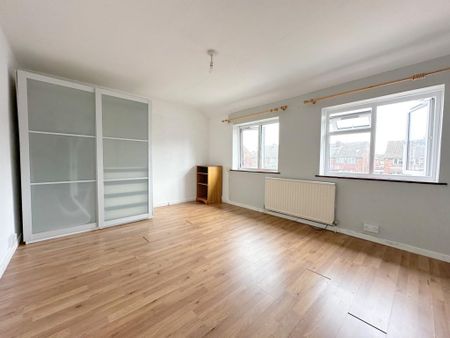 Semi Detached House - Photo 5