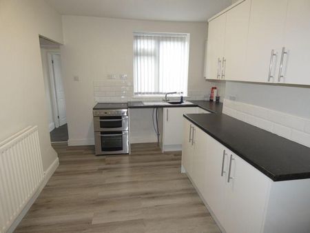 2 bedroom terraced house to rent - Photo 4