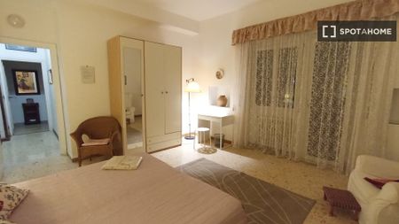 rome, Lazio 00136 - Photo 3