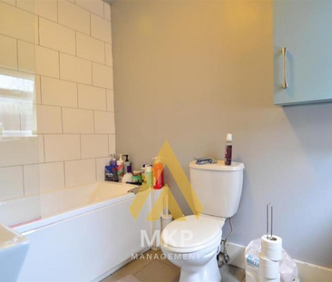 4 bedroom terraced house to rent - Photo 2