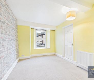 3 bedroom terraced house to rent - Photo 2