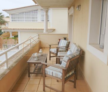 Spacious five bedroom villa with pool and garden in Birre, Cascais - Photo 6