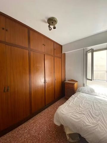 Calle de la Democracia, Valencia, Valencian Community 46014 - Photo 4