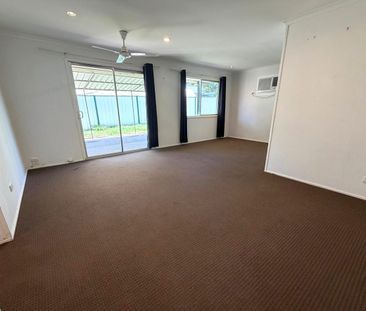 Comfortable 3-Bedroom Home with Refurbished Kitchen & Entertaining ... - Photo 1