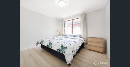 Beautifully Furnished 2-Bedroom Unit in Prime Oakleigh Location - Photo 2