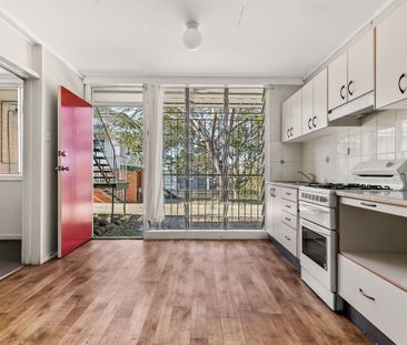 Charming Unit in Prime New Farm Location - Photo 6
