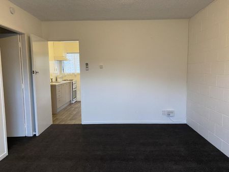 Fab Flat in Ham East - Photo 2