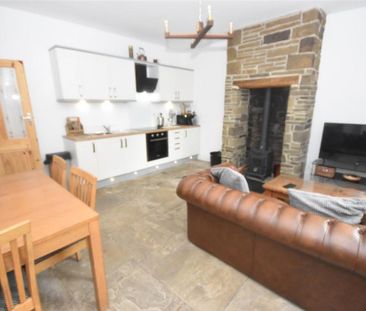 2 bedroom terraced house to rent - Photo 1