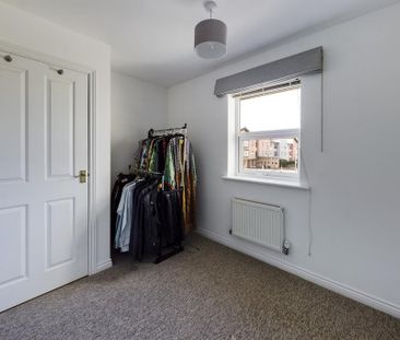 4 bedroom semi-detached house to rent - Photo 1