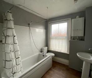 2 bedroom terraced house to rent - Photo 6