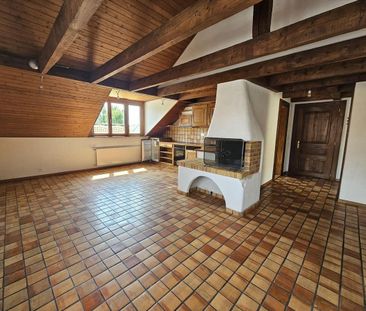 Charmantes 3,5-Zimmer-Wohnung unter dem Dach in Val-de-Ruz - Photo 1