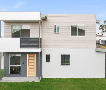 Brand New 3 Bedroom Home! - Photo 1