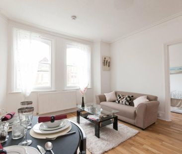 2 bedroom flat to rent - Photo 3