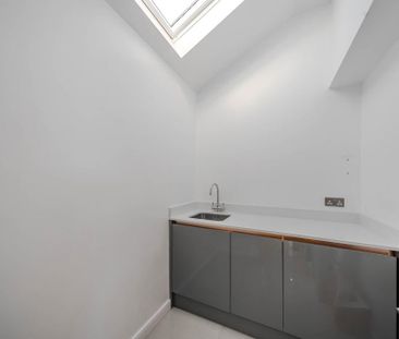 3 bedroom detached house to rent - Photo 2