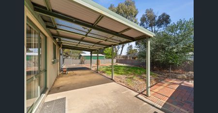 Comfortable Family Home in a Convenient Golden Square Location - Photo 4