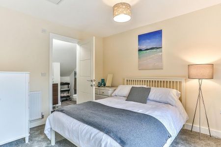 3 bedroom terraced house to rent - Photo 2