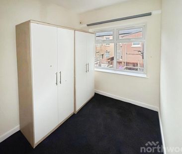2 bedroom end of terrace house to rent - Photo 1