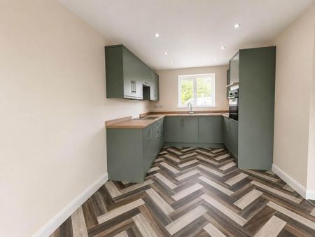 3 bedroom semi-detached house to rent - Photo 4
