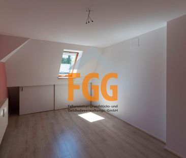 Große 4-R-Wohnung im Dachgeschoß - Photo 5