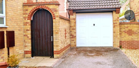 Bowland Drive, Emerson Valley, Milton Keynes, MK4 - Photo 2