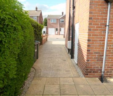 2 bedroom semi-detached house to rent - Photo 2