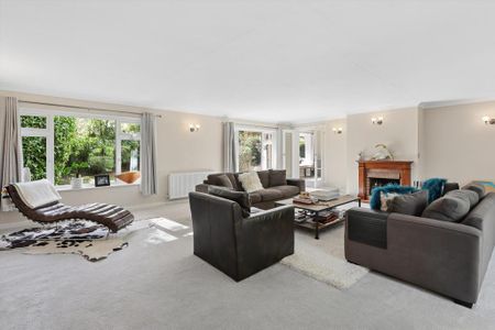 5 bedroom detached house to rent - Photo 2