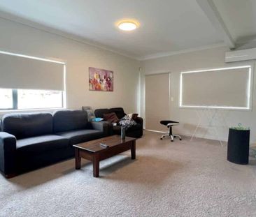 READY FOR UNI - Entire 4 Bedroom Apartment - Photo 1