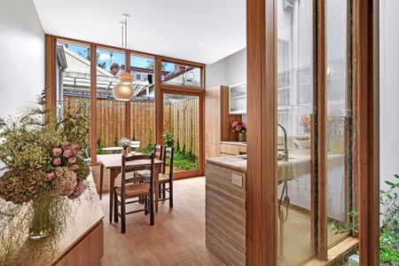 Architecturally designed & stylishly reimagined Surry Hills terrace - Photo 4