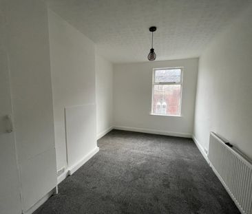 4 Bed End Terrace, Mitford Road, LS12 - Photo 4