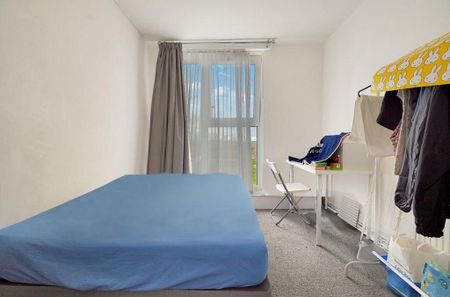 3 bedroom flat to rent - Photo 4