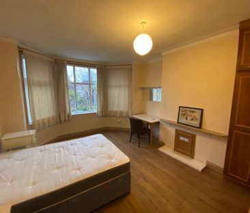 9 bedroom townhouse to rent - Photo 5