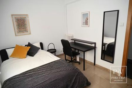 Avinguda de lOest, Valencia, Valencian Community 46001 - Photo 2