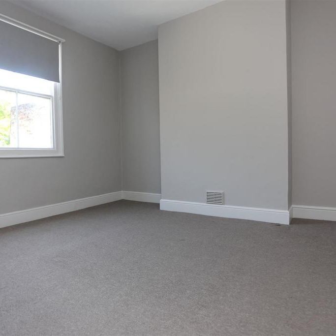 2 bedroom maisonette to rent - Photo 1