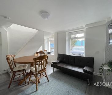 3 bedroom flat to rent - Photo 1