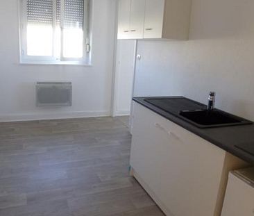 Appartement à louer - REIMS- PROXIMITE BUS ET COMMERCES/J JAURES - Photo 2