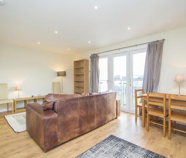 2 bedroom flat to rent - Photo 2