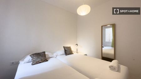 3 room luxury Apartment for rent in Barcelona, Spain - Photo 3