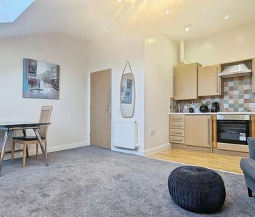 2 bedroom flat to rent - Photo 2