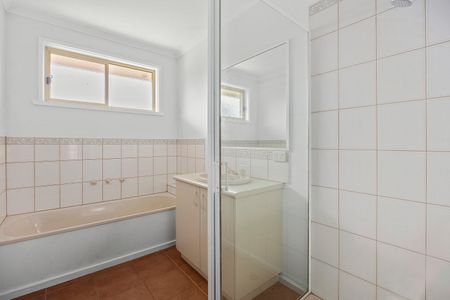 Well Maintained 3 Bedroom Home In Golden Square - Photo 4