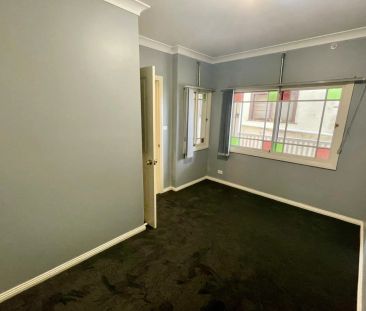 Two Bedroom Apartment In Convenient Location! - Photo 2