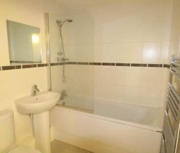 2 bedroom flat to rent - Photo 3