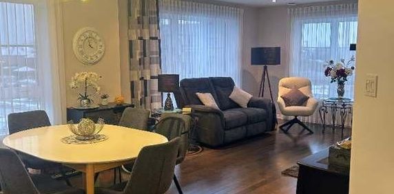 Emplacement de choix (A25 & 440) et tranquilité - 200 boulevard des Cépages, unité 401 (dernier étage et unité de coin) (disponible 1er juin 2026) - Photo 2