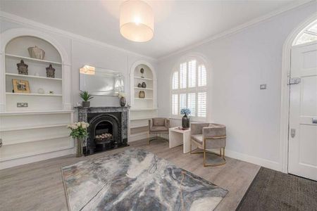 4 bedroom semi-detached house to rent - Photo 3