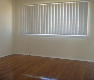 4 BEDDER COMPLETELY RENOVATED HOME!! - Photo 5